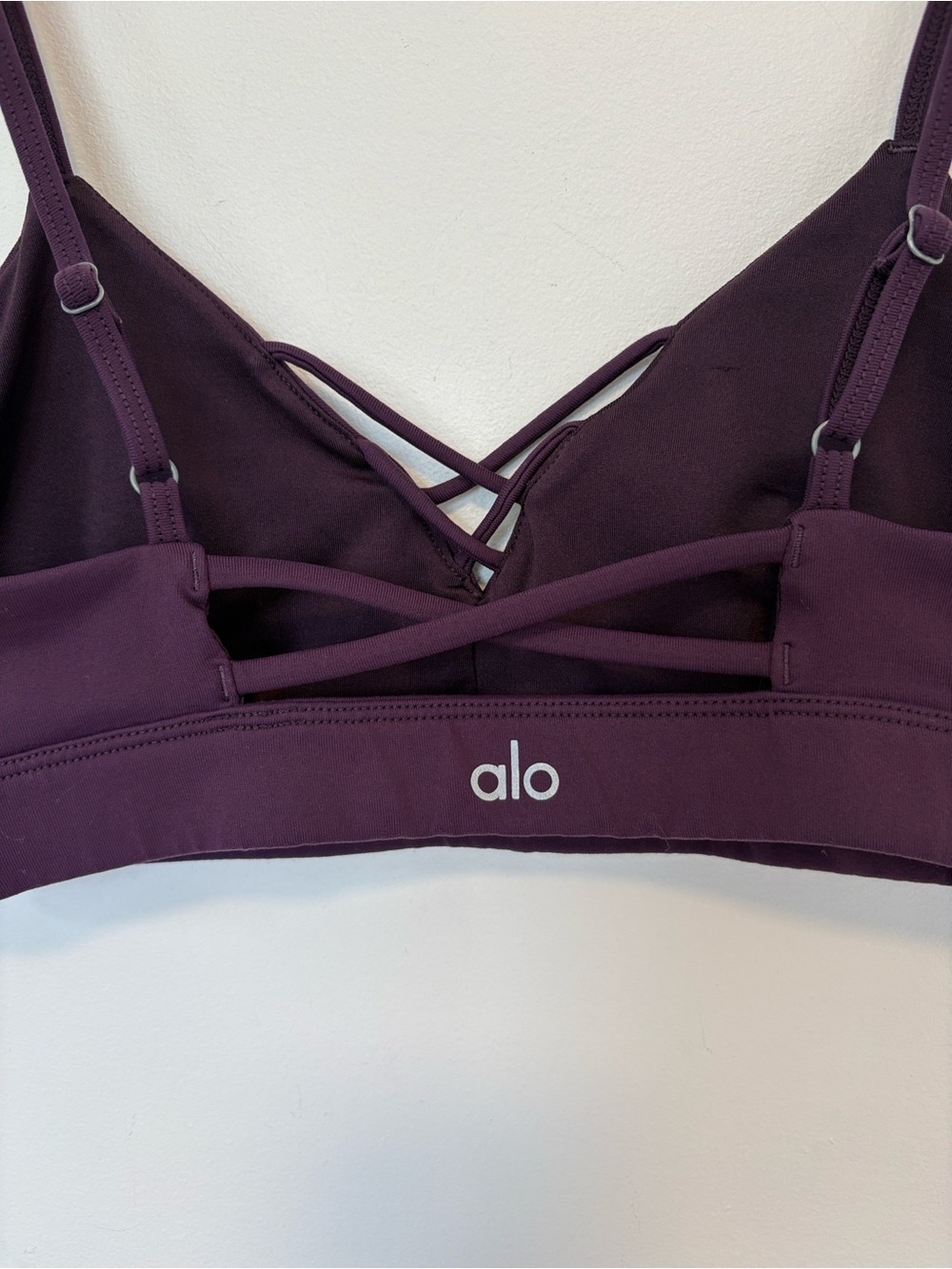 ALO YOGA INTERLACE BRA in EGGPLANT , sz : XS - Picture 5 of 7